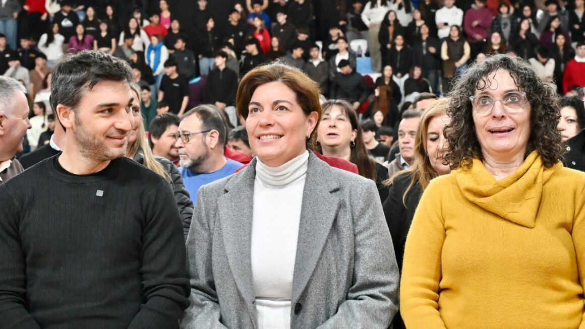 Torres participó de la Expo Educativa que reúne en Trelew a más de mil estudiantes del Valle y la Meseta