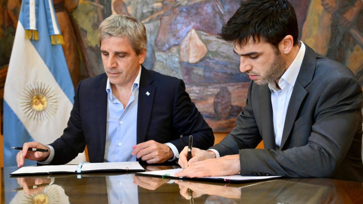 Torres firmó con Nación un acuerdo para el traspaso de obras, en el marco del mayor desendeudamiento en la historia de Chubut