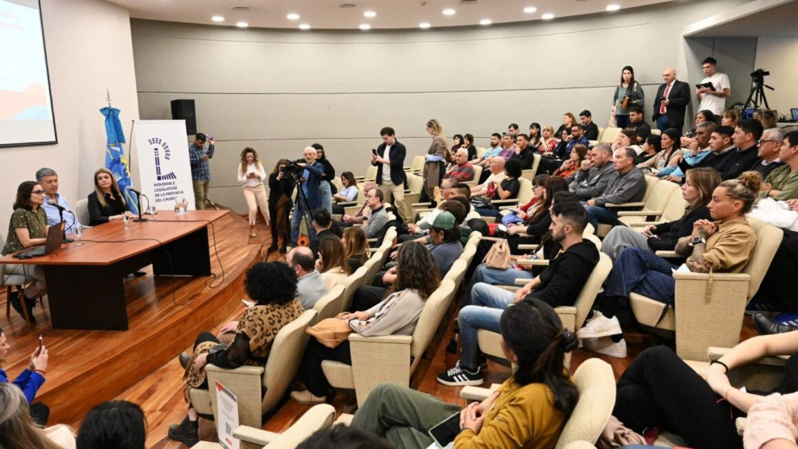 El Gobierno Provincial capacitó en Prevención del Suicidio y Promoción de la Salud Mental a más de 120 representantes de instituciones deportivas