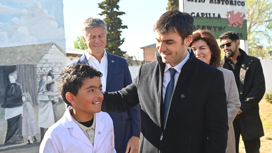 Torres encabezó los festejos por el 160° aniversario de Rawson y destacó la ejecución de obras estratégicas para el desarrollo de la capital provincial