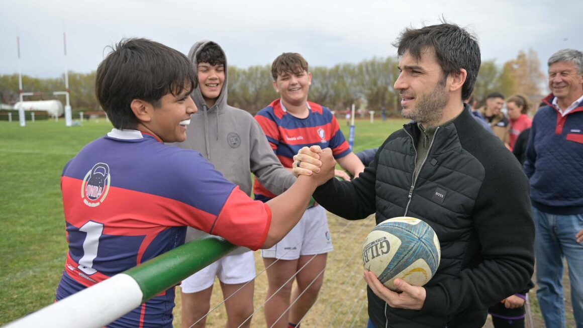 Torres encabezó la cesión de tierras al Draig Goch Rugby Club de Gaiman