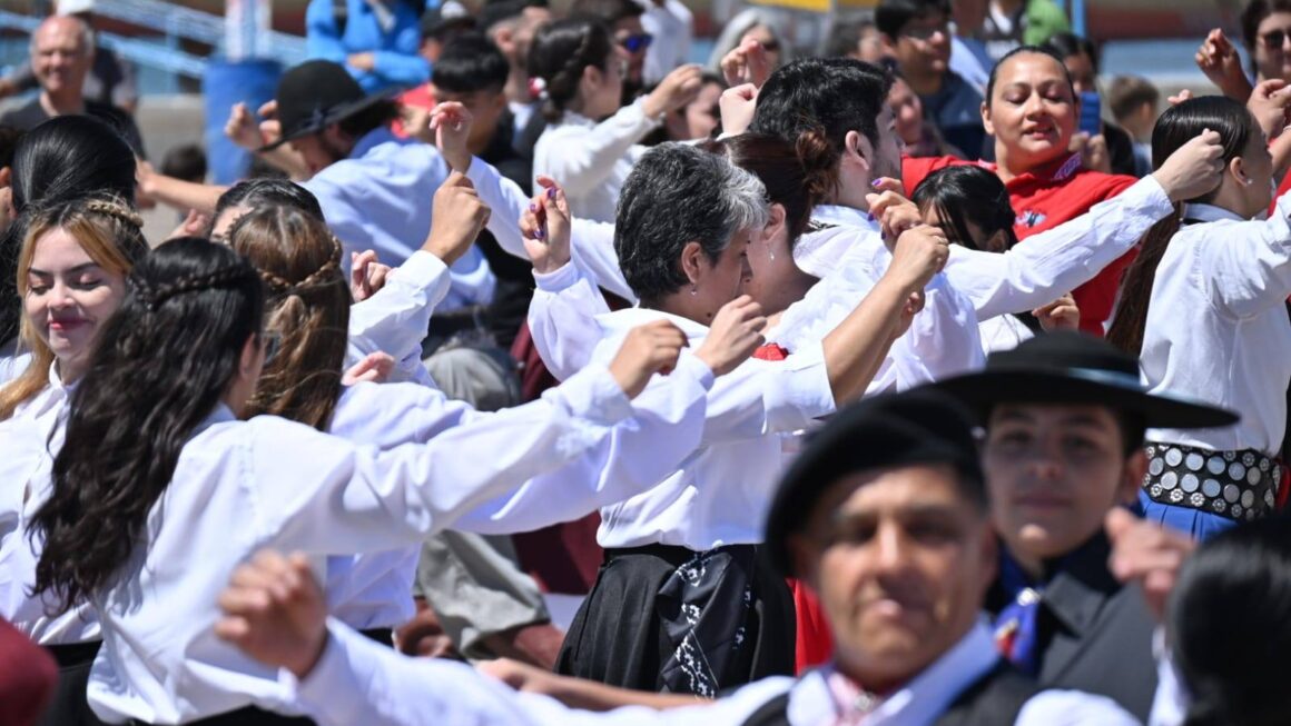 Convocan A Ballets Para Participar Del Día De La Tradición