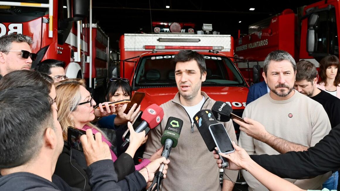 Torres garantizó el financiamiento de los Bomberos de Trelew y abrió la puerta a replicar el esquema en toda la provincia