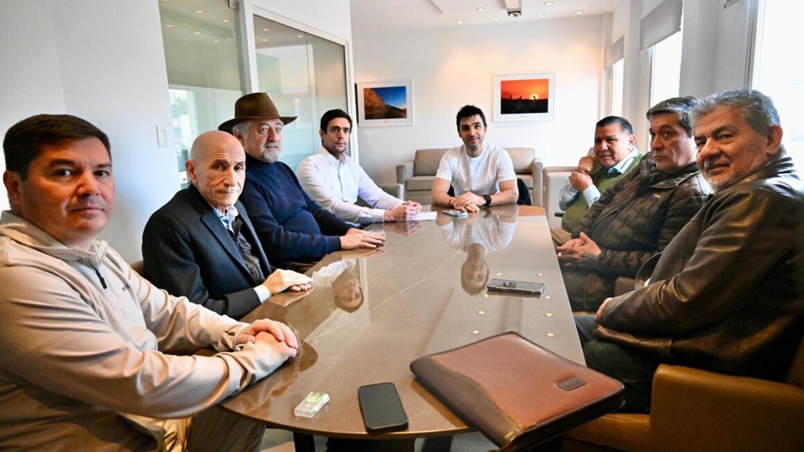 Torres se reunió con dirigentes gremiales: “La Provincia y los trabajadores cumplieron, ahora vamos a exigir a Nación la eliminación de las retenciones”