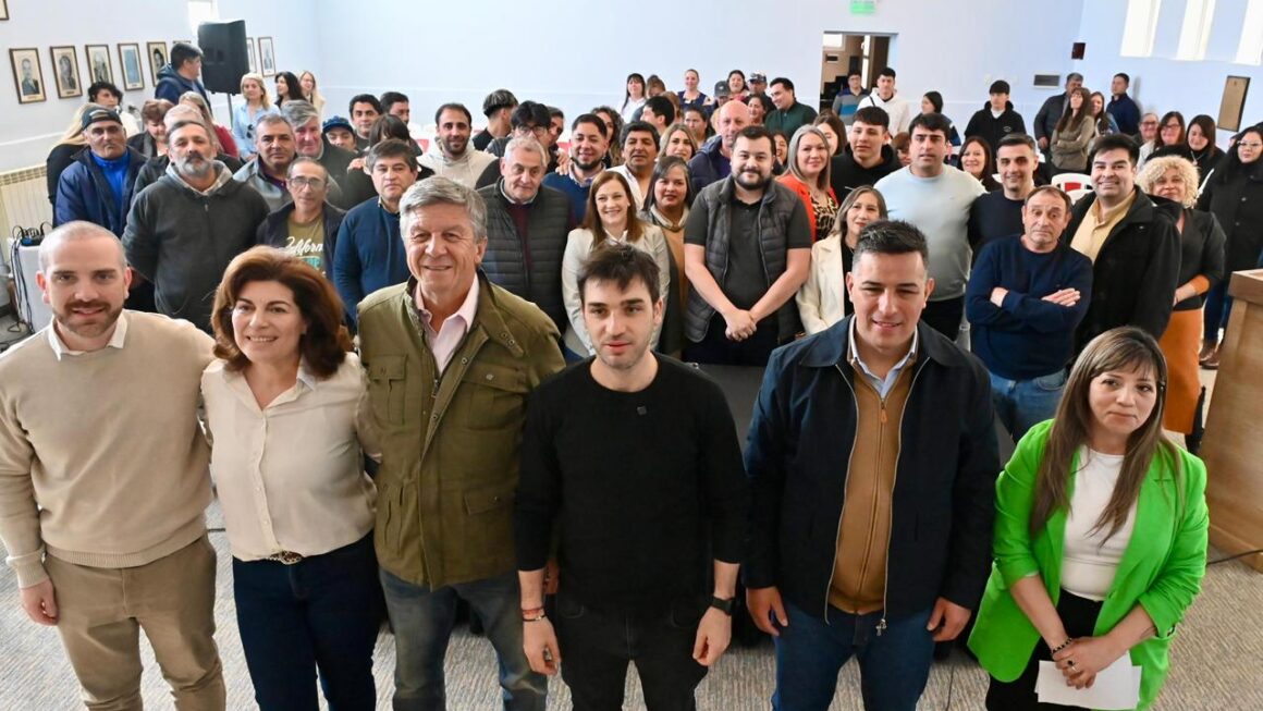 Torres anunció obras en Sarmiento y aseguró que la localidad «tendrá la mayor inversión provincial en infraestructura de su historia»