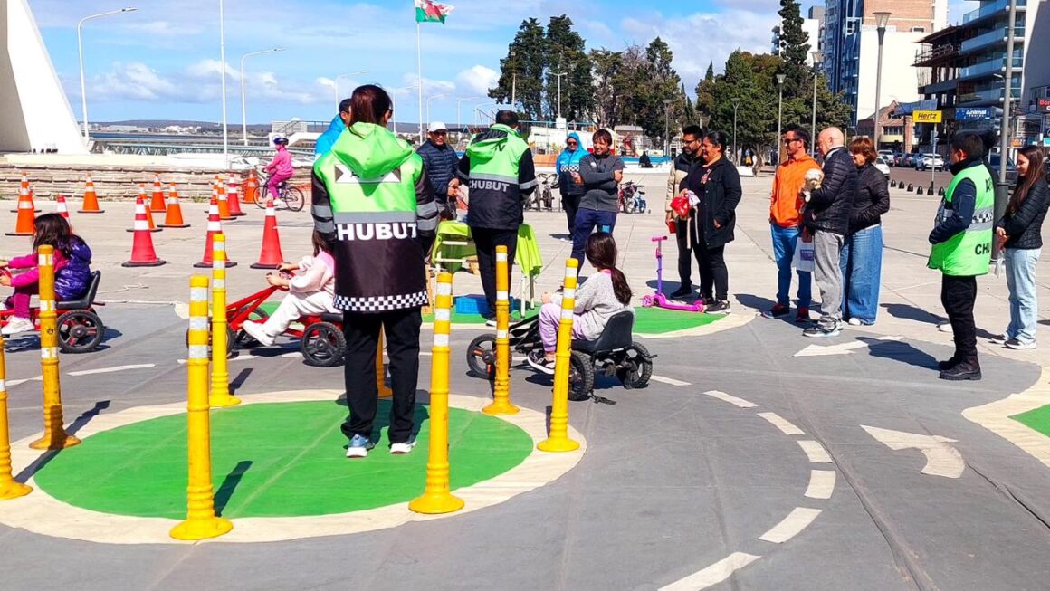 Provincia desarrolló importantes actividades en Puerto Madryn para conmemorar el ‘Día Internacional de la Educación Vial’