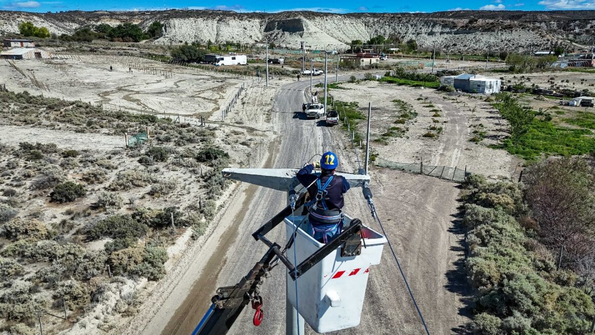 Avanza las obras de energía sobre el barrio «El Polígono».