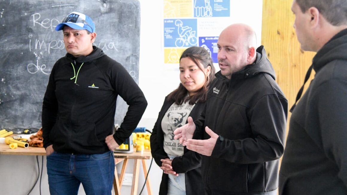 El Intendente Destacó El Desarrollo De La Gran Cantidad De Capacitaciones Que Se Realizan Para Vecinos Madrynenses