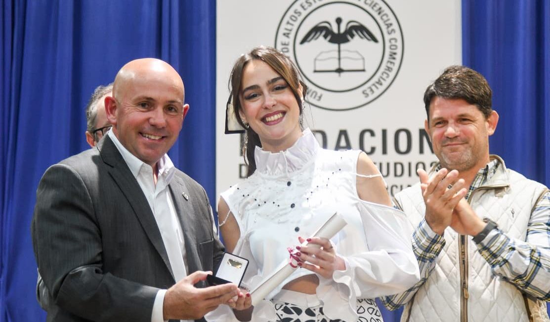 Sastre Encabezó El Acto De Colación De La Fundación De Altos Estudios En Ciencias Comerciales