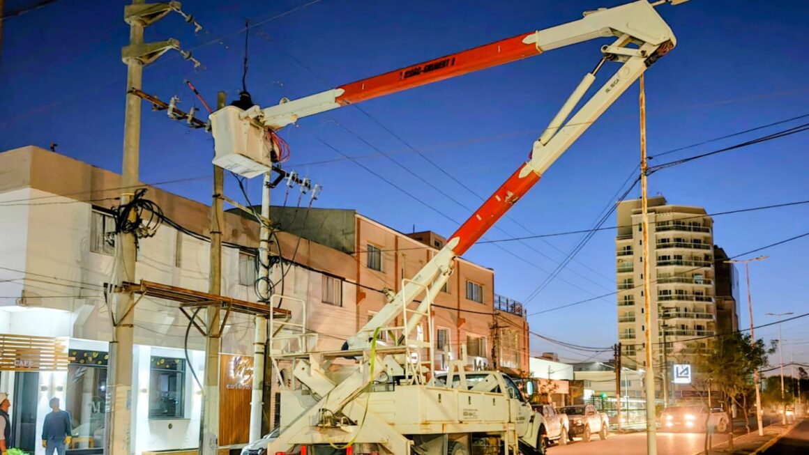 Se normaliza parcialmente el servicio de energía.
