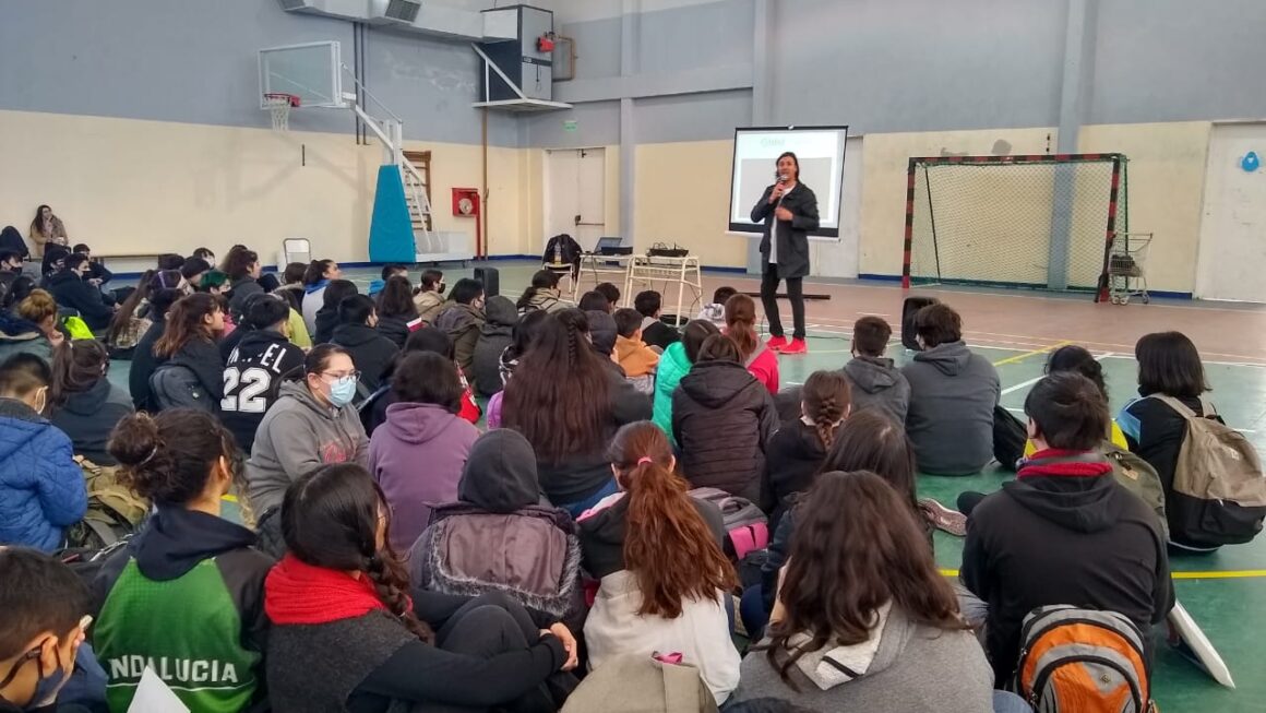 Cerca de 4.000 estudiantes y familias chubutenses participaron de acciones de formación en Ciberseguridad y Ciudadanía Digital