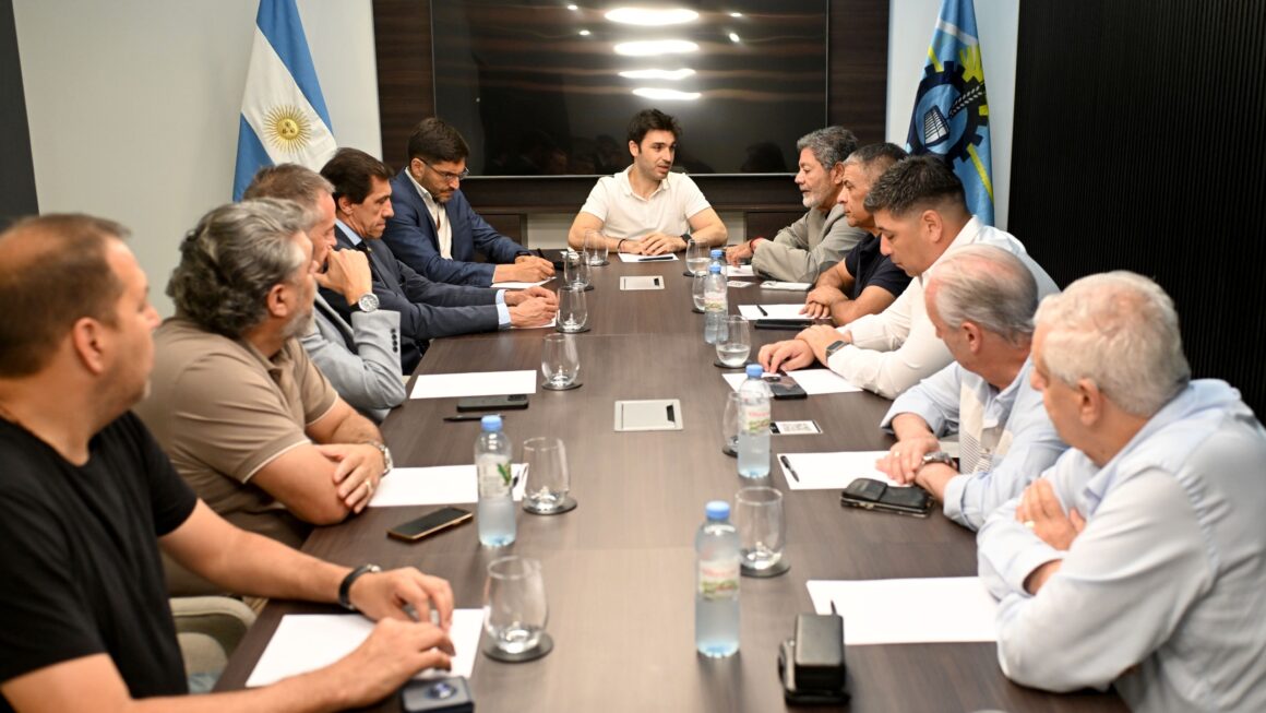 Torres, Pullaro y Sadir se reunieron con la CGT para analizar el proyecto de reforma laboral