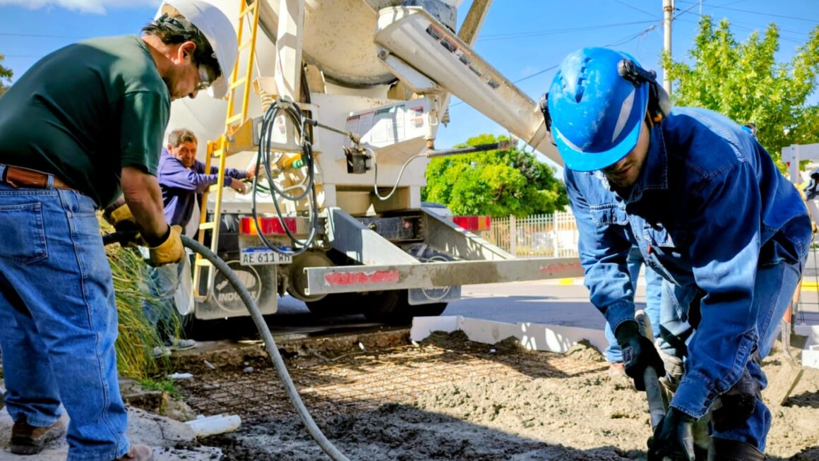 La Cooperativa realizó obras civiles y remediación de pavimento tras una intervención en la red de agua potable.