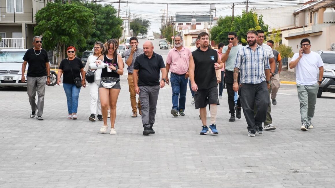 Sastre: «El Plan Mixto De Adoquinado Sigue Avanzando En Los Distintos Barrios De Puerto Madryn»