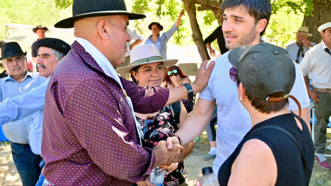 Torres participó de la 7.ª Fiesta Nacional del Salmón del Pacífico y destacó el impacto de las fiestas populares en la economía local