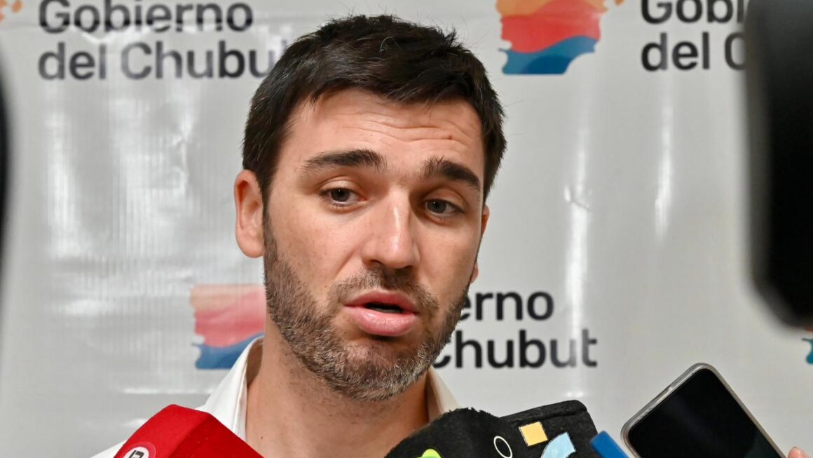 Torres encabezó la conformación de la Mesa de Desarrollo Pesquero y confirmó que elevará a Nación propuestas para eliminar las retenciones y proteger el recurso en la Milla 201