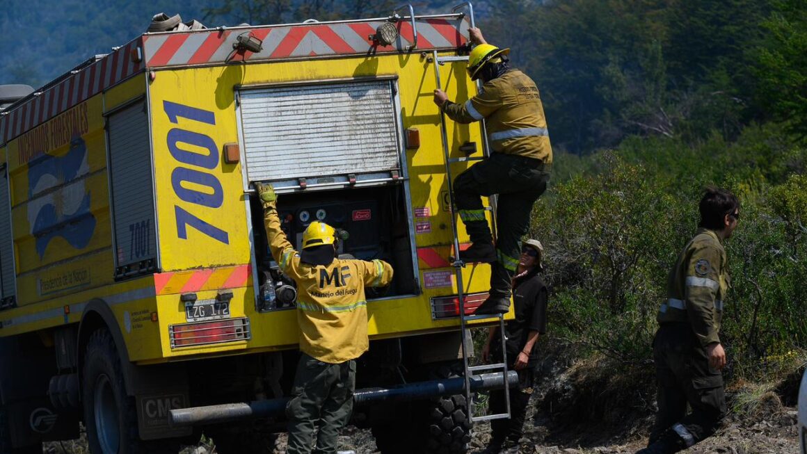 Incendios en la Cordillera: fuerte despliegue provincial para contener los focos activos