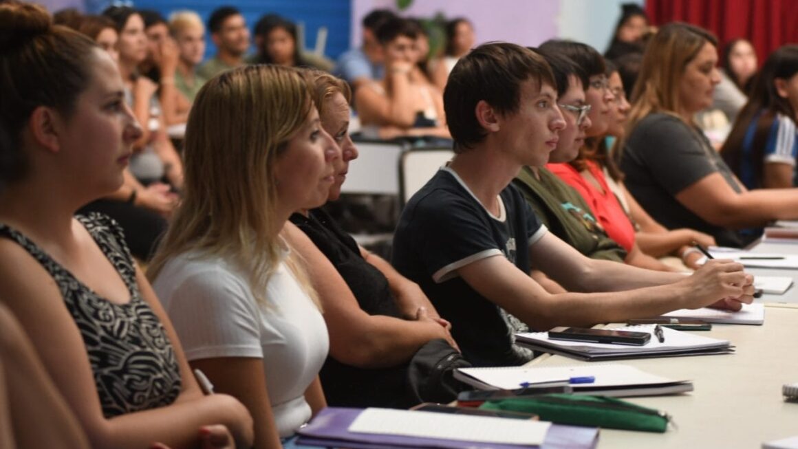 Provincia Habilitó Preinscripción Para Tecnicaturas De Educación Superior Destinadas A Tecka