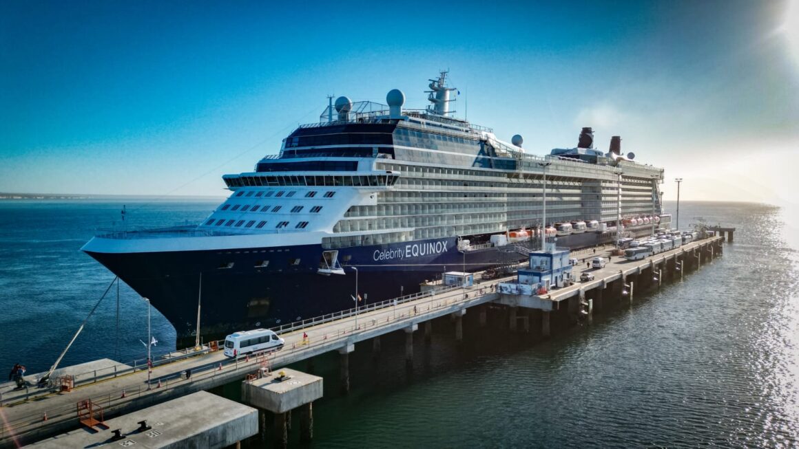 El crucero Celebrity Equinox concretó su sexta recalada de la temporada en Chubut
