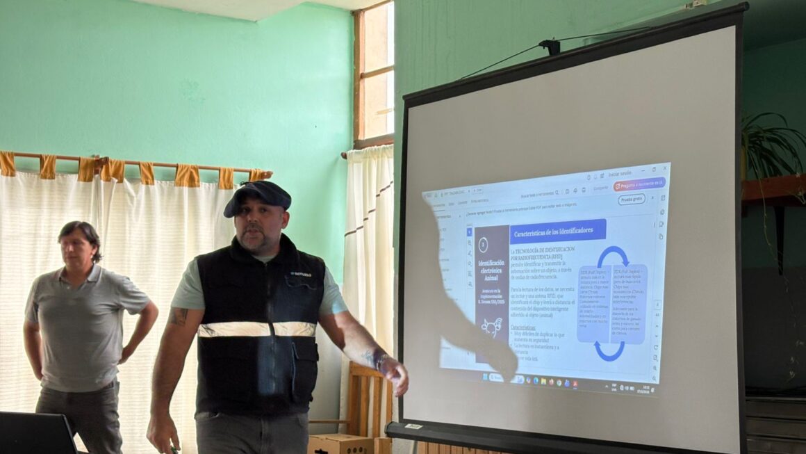 Provincia y SENASA brindaron capacitación sobre Dispositivos de Identidad Electrónica en Bovinos