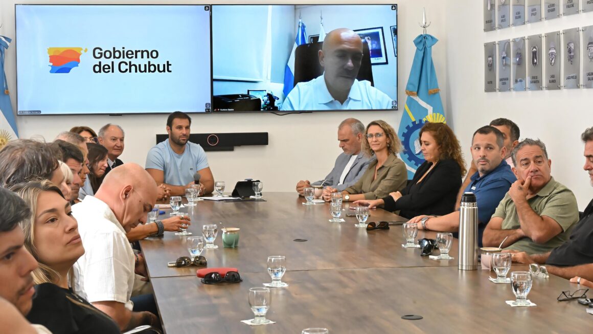 Provincia presentó la Evaluación Ambiental Estratégica para planificar el desarrollo turístico del Golfo Nuevo