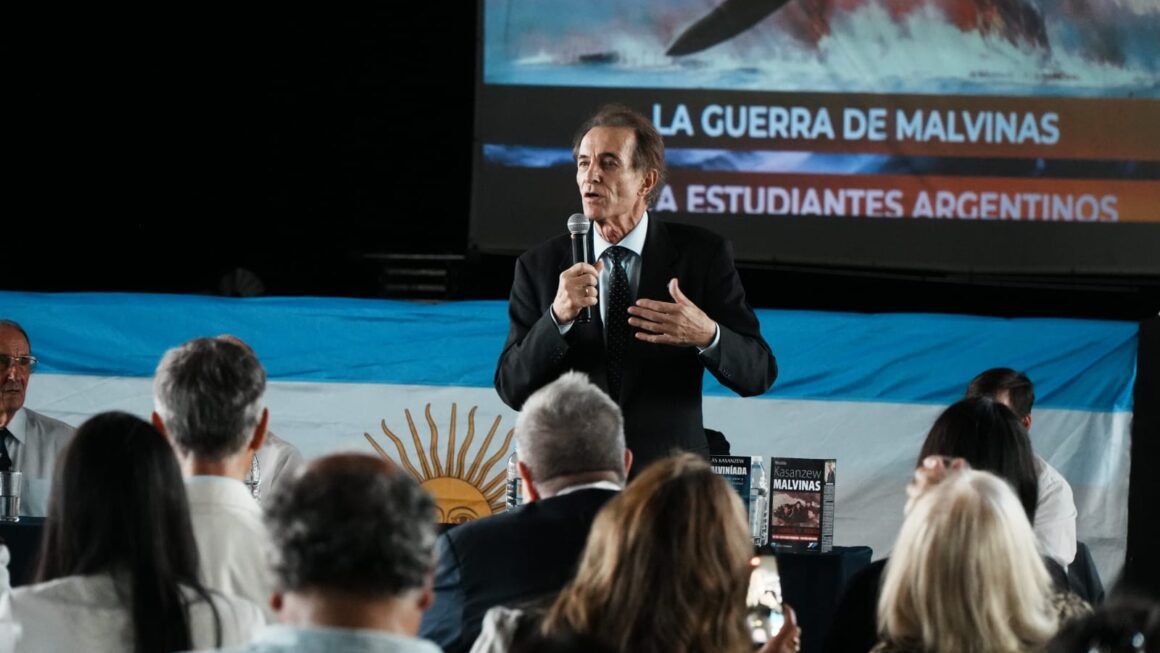 Estudiantes de Trelew participaron de la jornada “Malvinizando Chubut” junto a veteranos y protagonistas de la Gesta de 1982