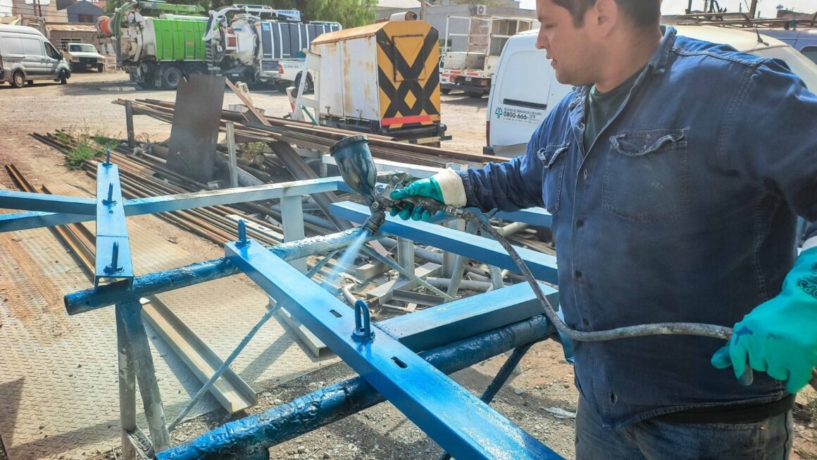 Fabricación de perfilería y nuevos brazos de alumbrado.