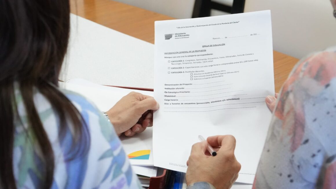 Educación lanza convocatoria abierta para integrar una Comisión Evaluadora de Proyectos con auspicio oficial
