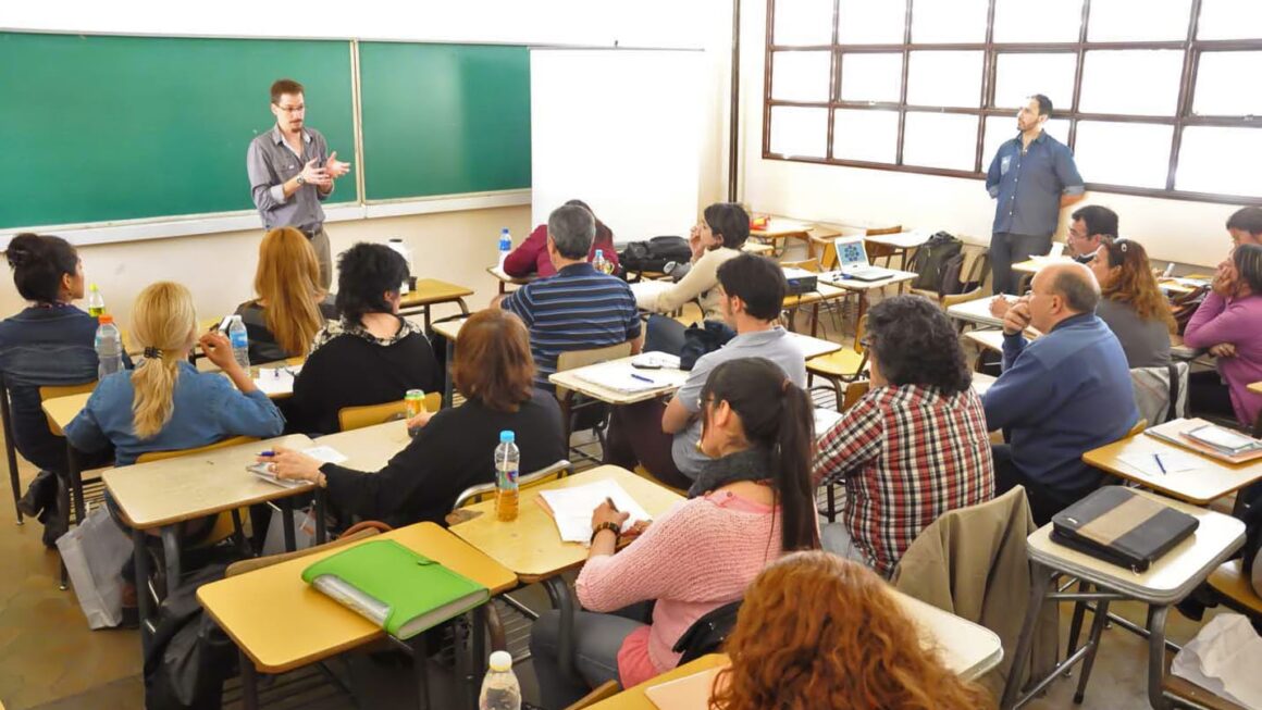 Más oportunidades para egresados del Nivel Secundario: se ofrecen becas completas en Puerto Madryn, Rada Tilly y Esquel