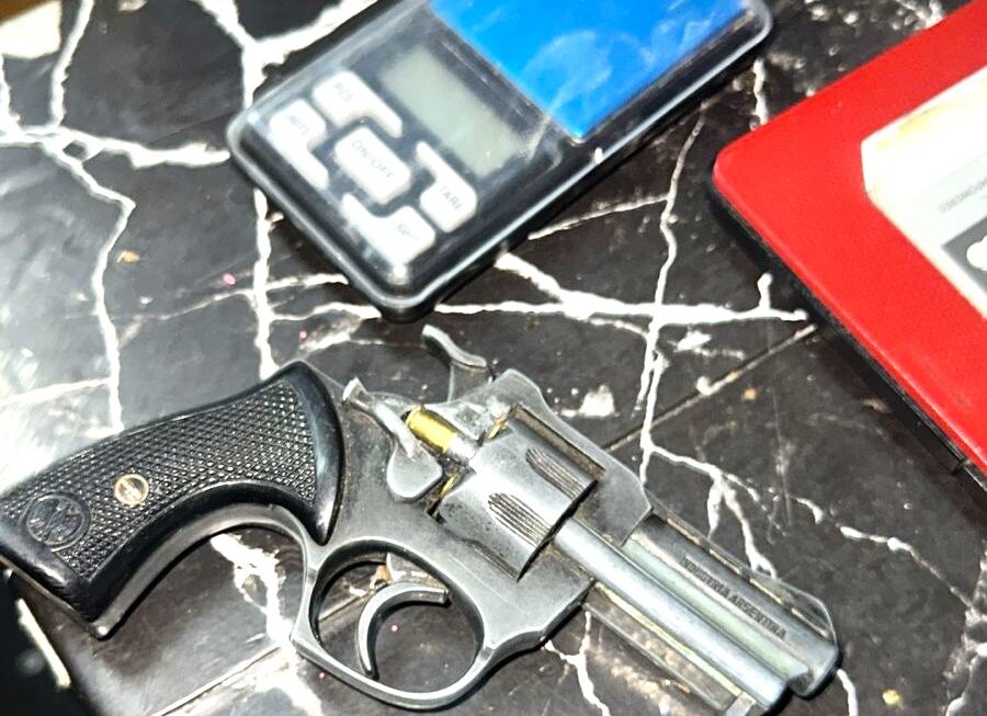 Policía del Chubut realizó importantes allanamientos por narcomenudeo y secuestro de armas en distintos barrios de Comodoro Rivadavia