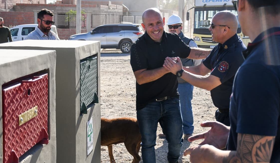 El Intendente Inauguró Un Punto De Abastecimiento Seguro En El Barrio Perón Para Optimizar El Trabajo De Los Bomberos