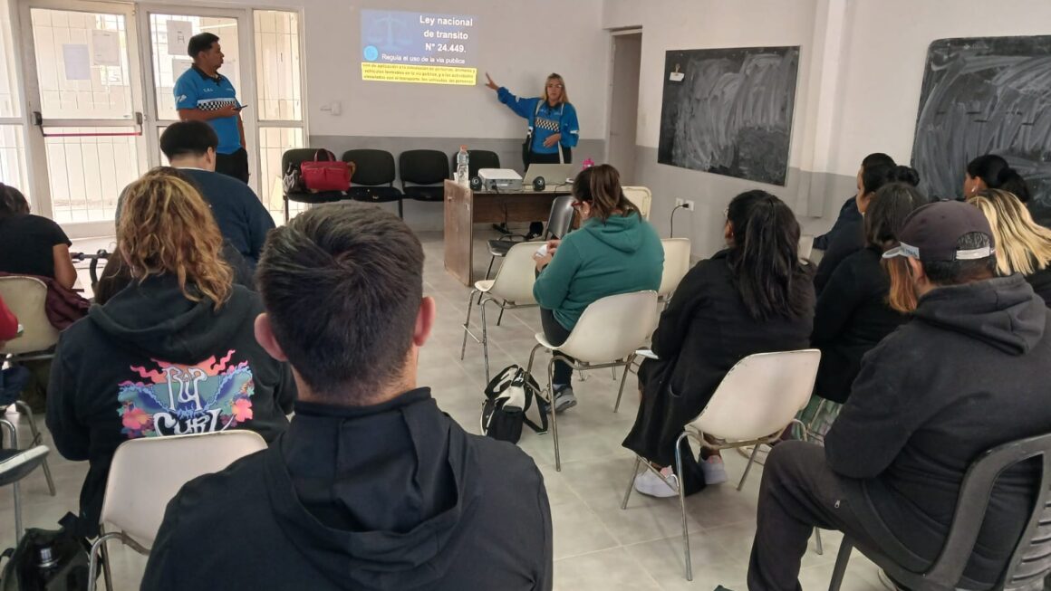 Continúan Los Cursos De Seguridad Vial En Los Barrios