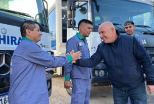 Sastre Participó De La Presentación De La Nueva Flota De Camiones De Ashira