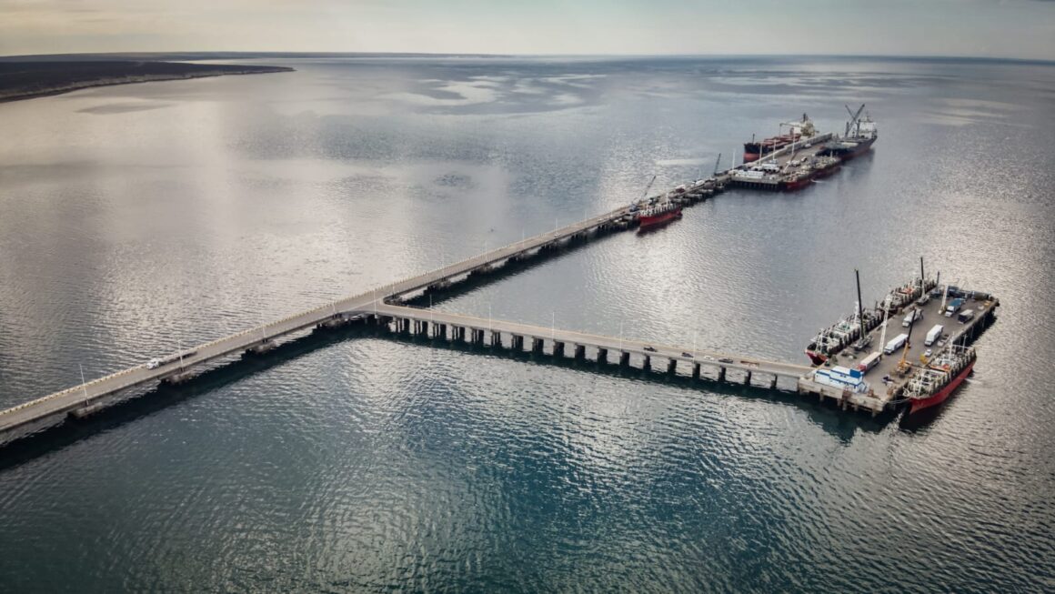 El Gobierno del Chubut adjudicó una obra estratégica para fortalecer la operatividad del Muelle Almirante Storni de Puerto Madryn