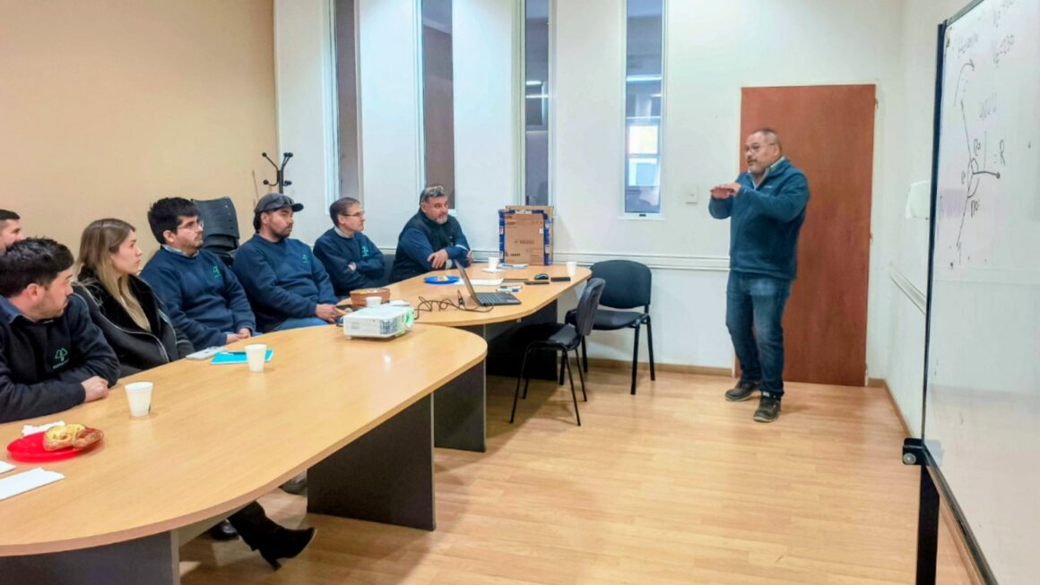 La capacitación es un pilar fundamental en materia de seguridad y calidad de los servicios esenciales.