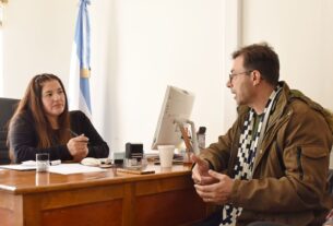 Provincia presentó en Río Mayo y Río Senguer un nuevo modelo de gestión para ferias del libro