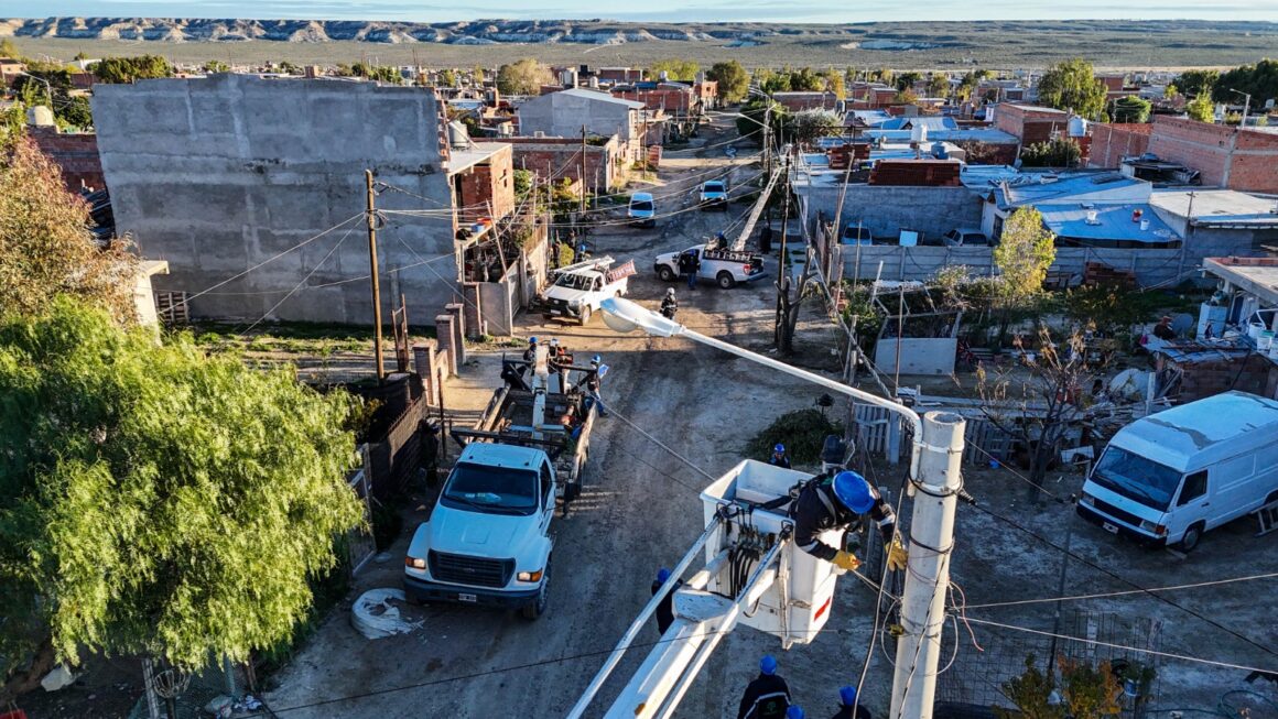 Avanza la regularización de suministros eléctricos en la ciudad.