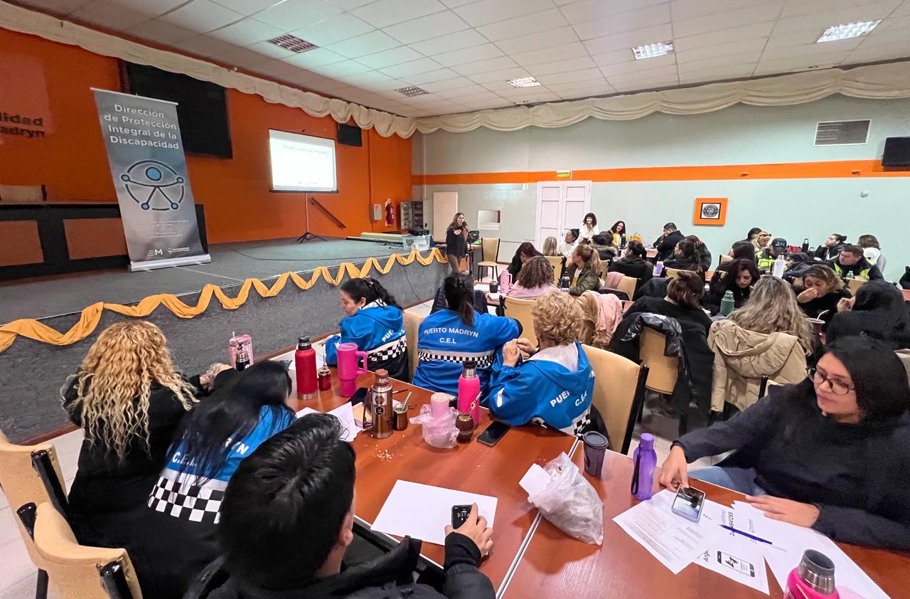 Más De 120 Agentes Municipales Se Capacitaron Para Fortalecer La Accesibilidad En La Atención Al Público