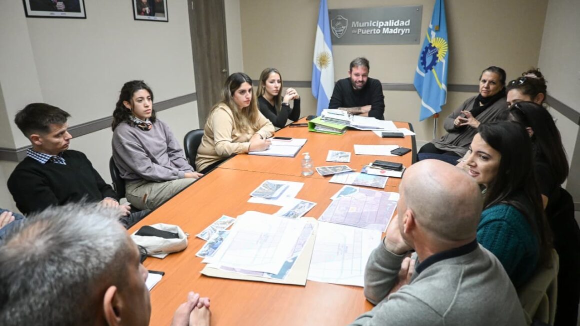 El Municipio Se Reunió Con Representantes Del Colegio De Arquitectos De Chubut Por El Desarrollo Urbano Sur