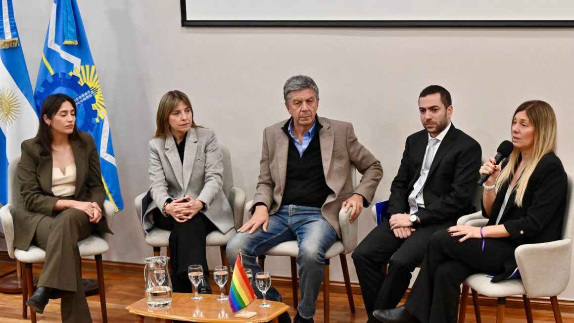 El Gobierno del Chubut impulsó una jornada de sensibilización sobre violencia contra las mujeres en la política