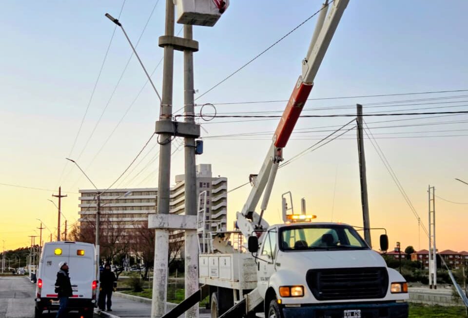 Inició el corte solicitado por Transpa y avanzan las tareas de mejora sobre el sistema eléctrico.