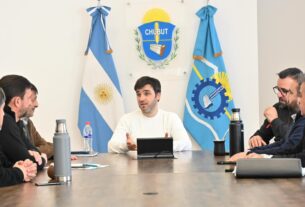 Torres ratificó la defensa de los recursos provinciales y acordó con los municipios una estrategia común para Futaleufú