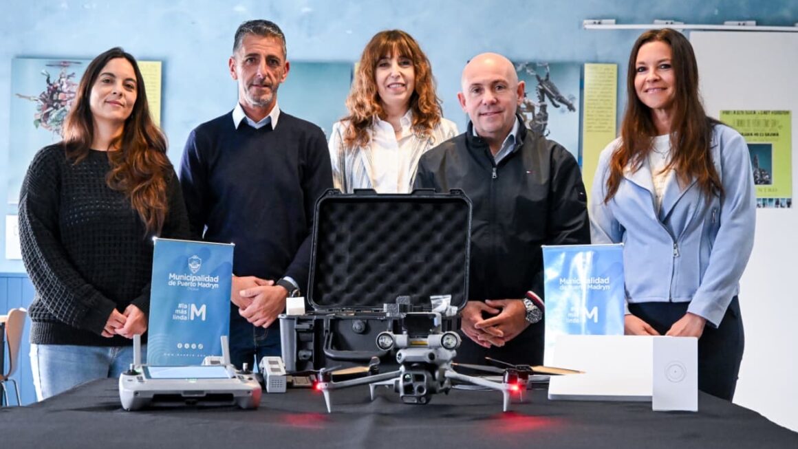 Sastre Presentó Un Nuevo Dron Para Fortalecer El Programa De Prevención Y Lucha Contra Incendios