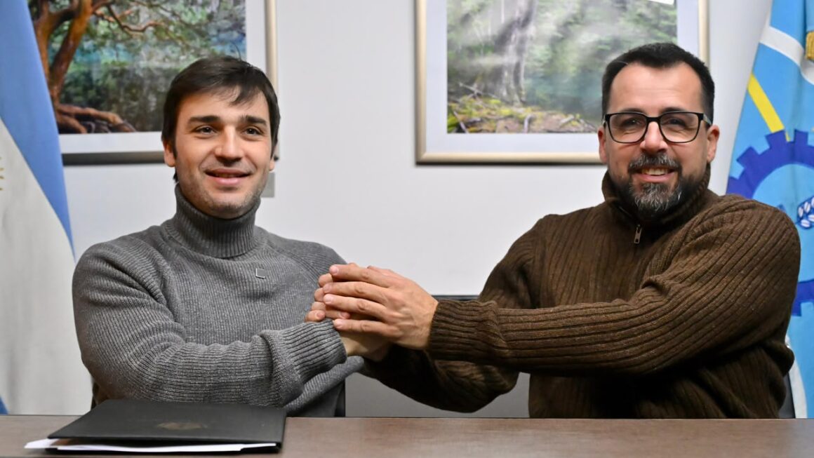 Plan Galina: Torres firmó nuevas obras para Esquel por más de $1.700 millones
