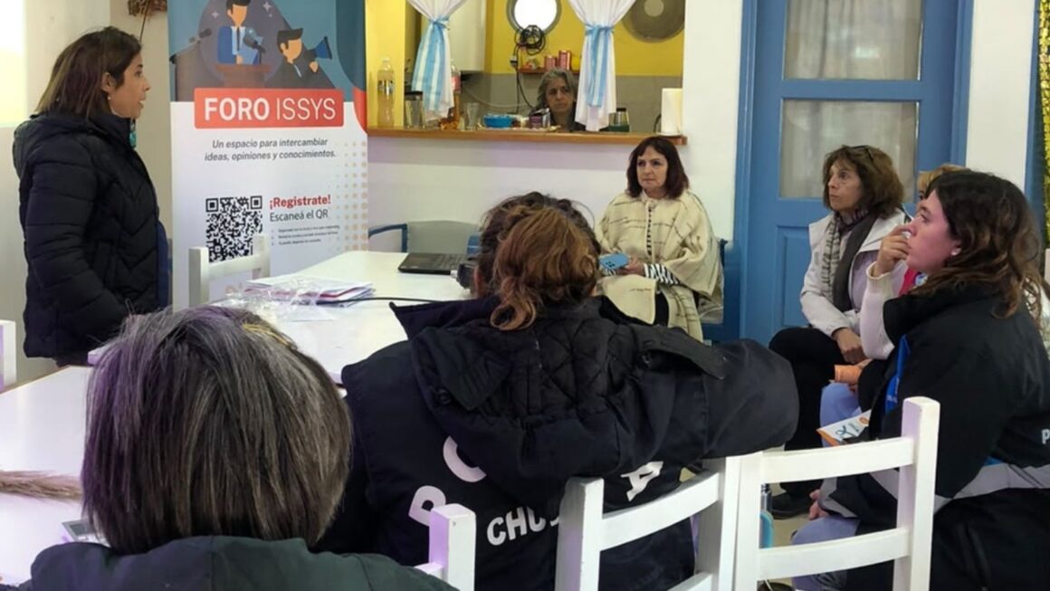 El ISSyS acercó herramientas digitales y preventivas para afiliados y jubilados de Puerto Pirámides